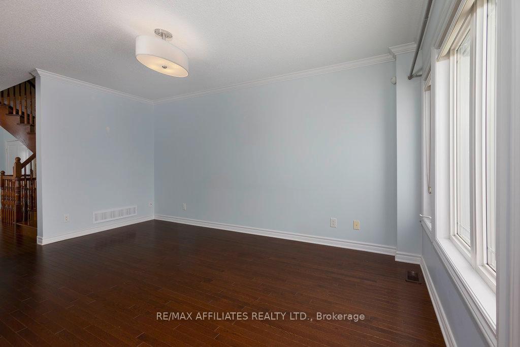 Photo 15 of 215 Gossamer Street, Ottawa, Mer Bleue/Bradley Estates/Anderson Park — HOMEH