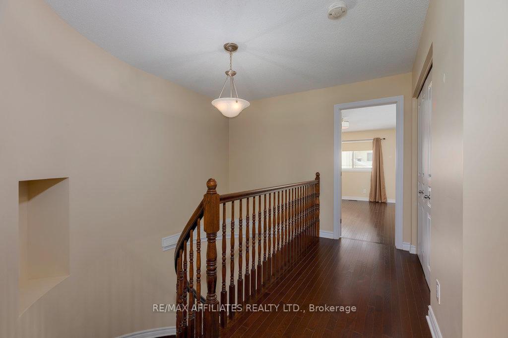 Photo 17 of 215 Gossamer Street, Ottawa, Mer Bleue/Bradley Estates/Anderson Park — HOMEH
