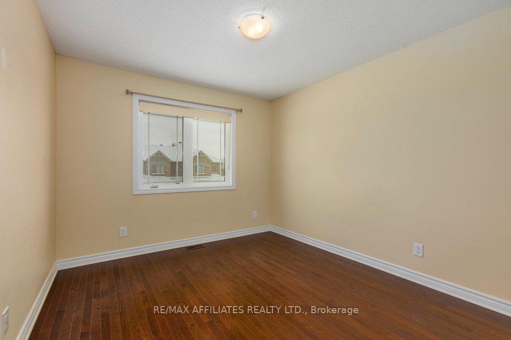 Photo 18 of 215 Gossamer Street, Ottawa, Mer Bleue/Bradley Estates/Anderson Park — HOMEH