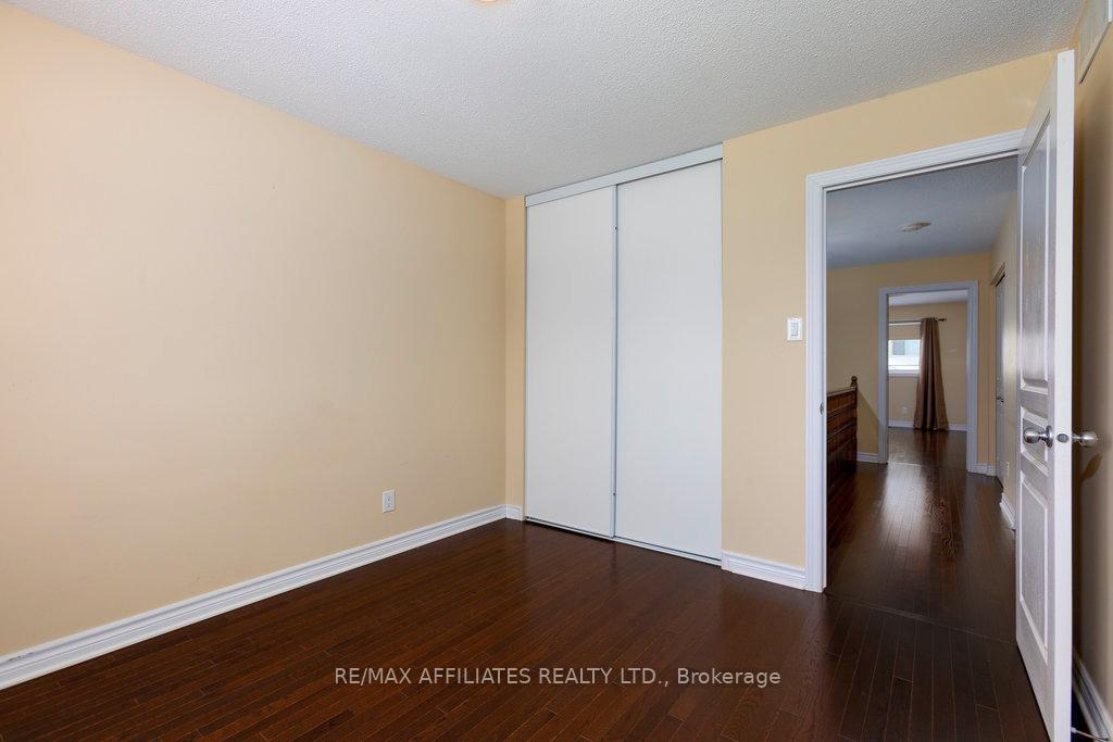 Photo 19 of 215 Gossamer Street, Ottawa, Mer Bleue/Bradley Estates/Anderson Park — HOMEH