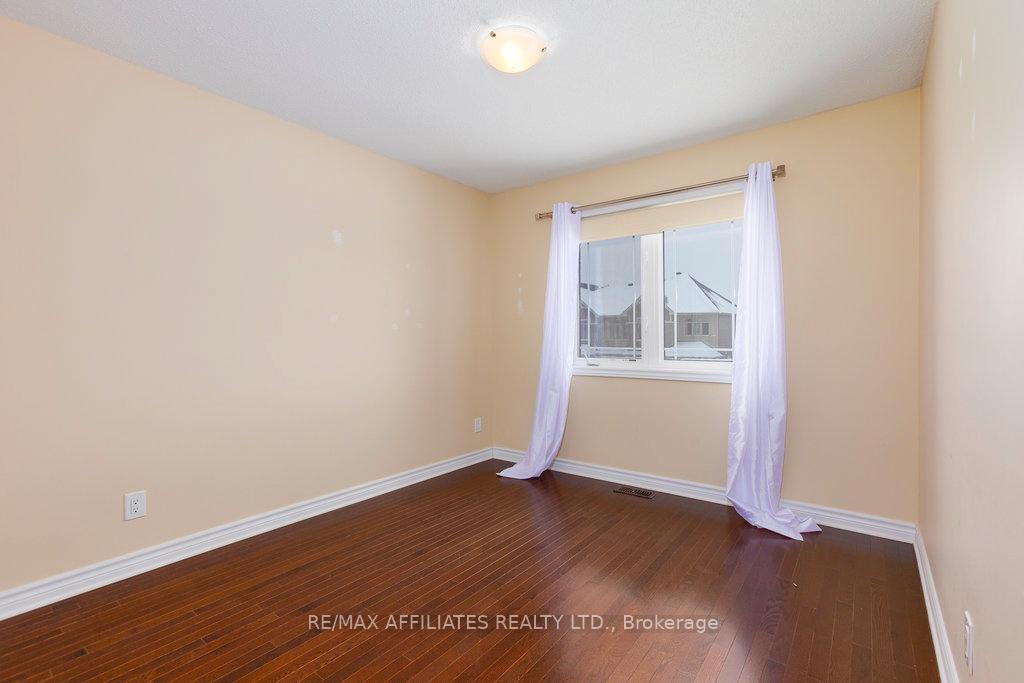 Photo 20 of 215 Gossamer Street, Ottawa, Mer Bleue/Bradley Estates/Anderson Park — HOMEH