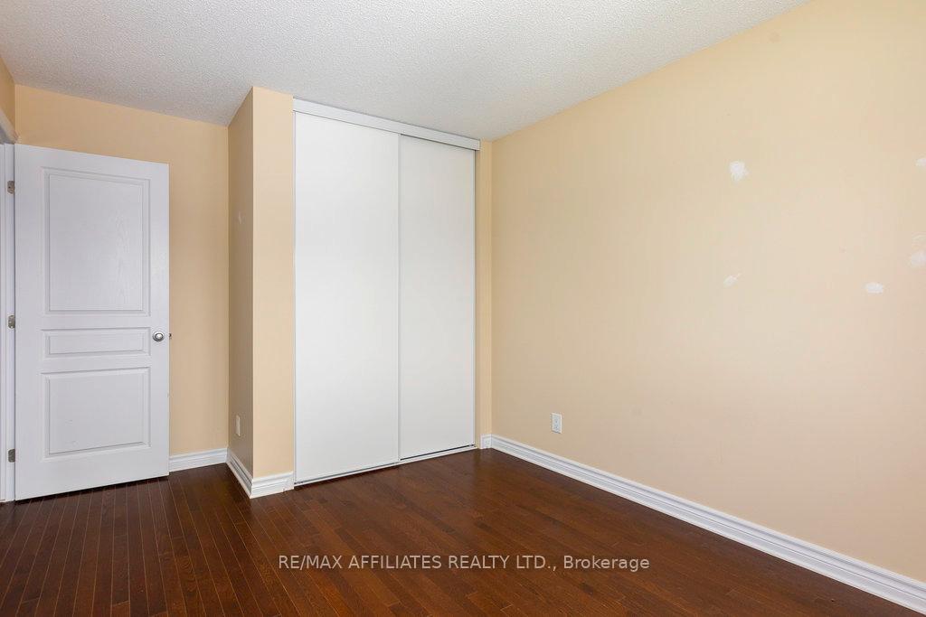 Photo 21 of 215 Gossamer Street, Ottawa, Mer Bleue/Bradley Estates/Anderson Park — HOMEH