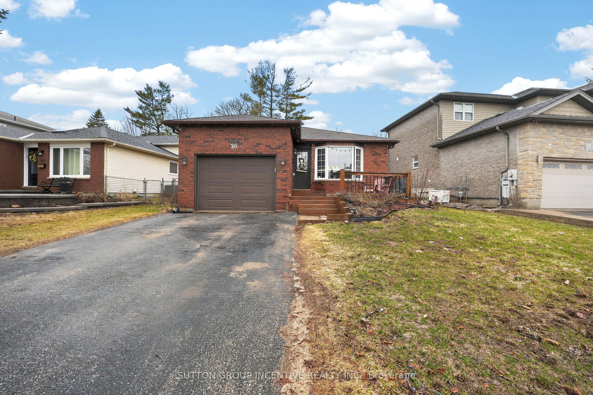 Photo 1 of 20 Broadfoot Road, Barrie, Letitia Heights — HOMEH