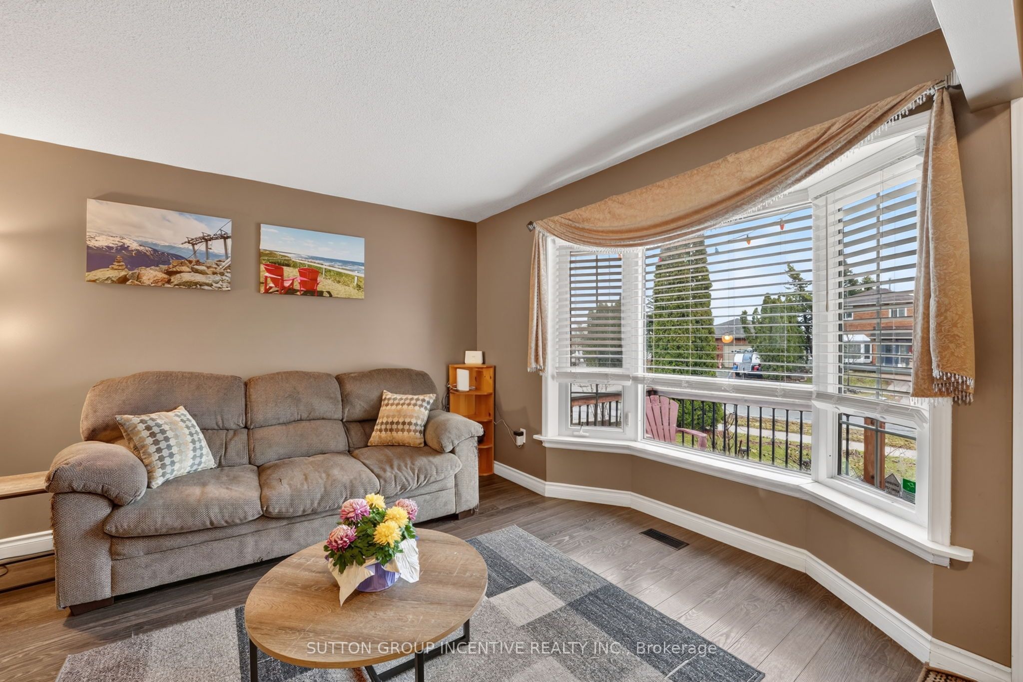 Photo 7 of 20 Broadfoot Road, Barrie, Letitia Heights — HOMEH