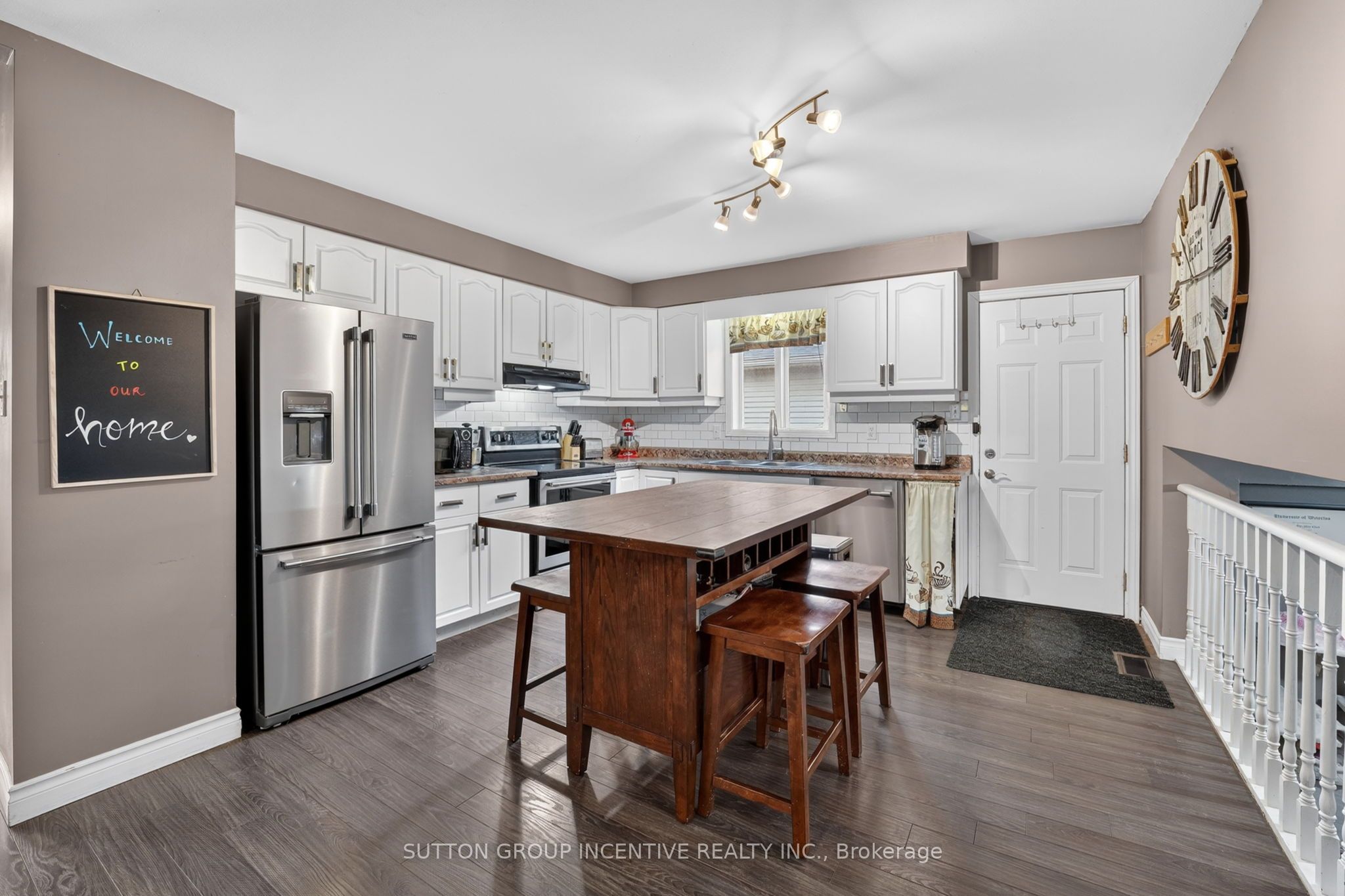 Photo 12 of 20 Broadfoot Road, Barrie, Letitia Heights — HOMEH