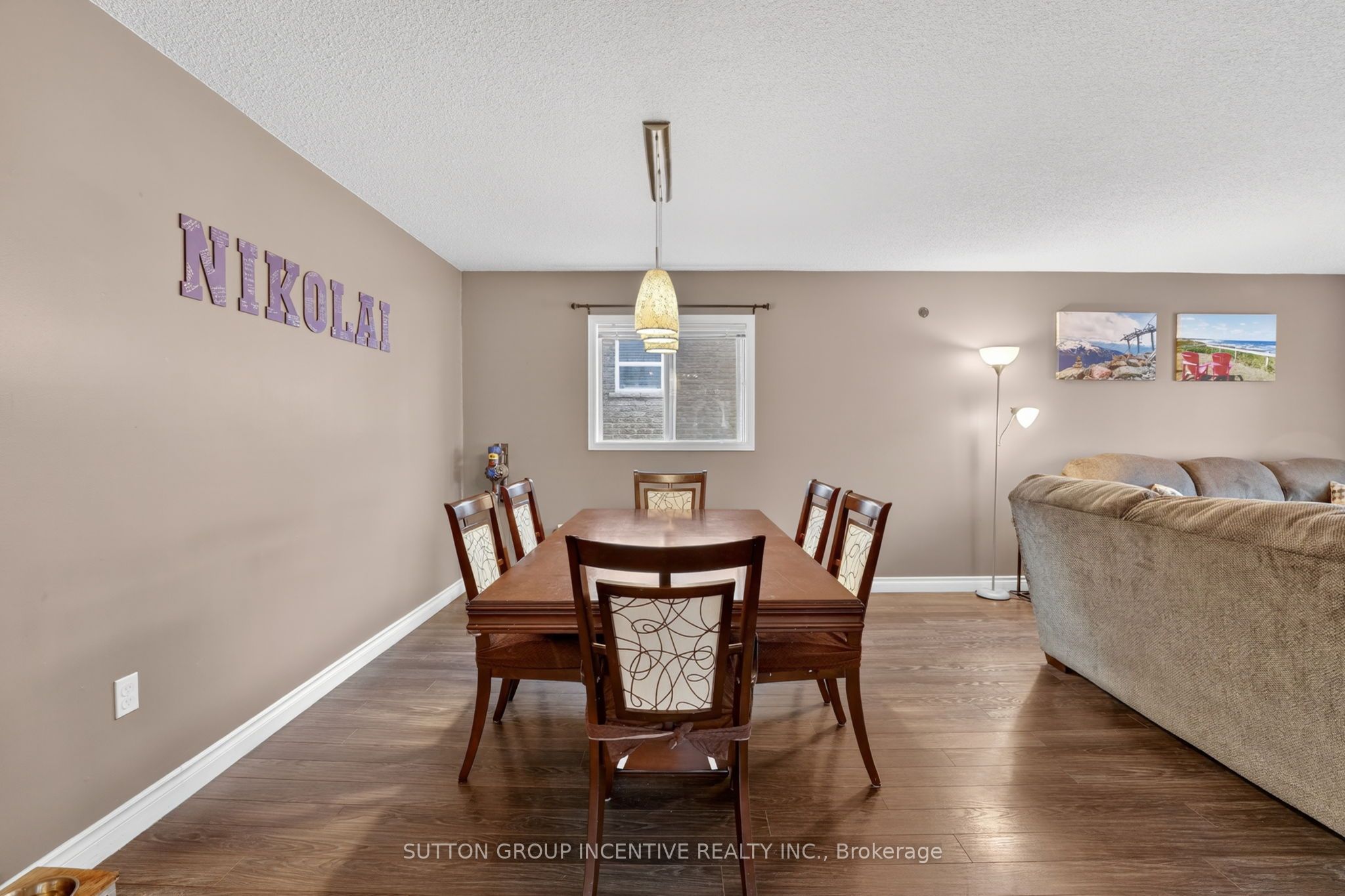 Photo 9 of 20 Broadfoot Road, Barrie, Letitia Heights — HOMEH