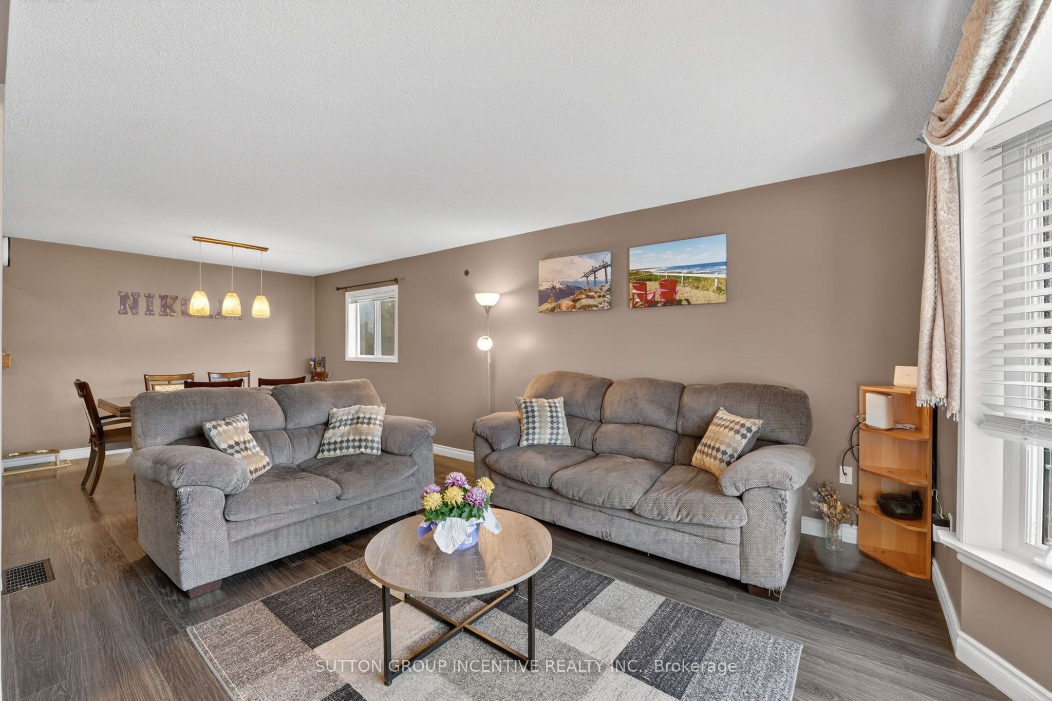 Photo 8 of 20 Broadfoot Road, Barrie, Letitia Heights — HOMEH