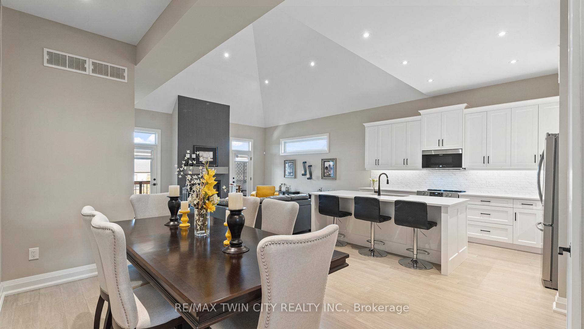 Photo 3 of 61 Swan Avenue, Pelham, Fonthill — HOMEH