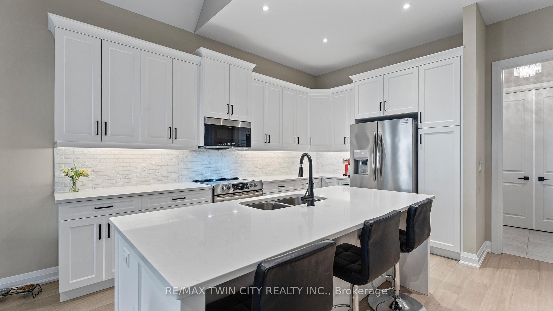 Photo 8 of 61 Swan Avenue, Pelham, Fonthill — HOMEH