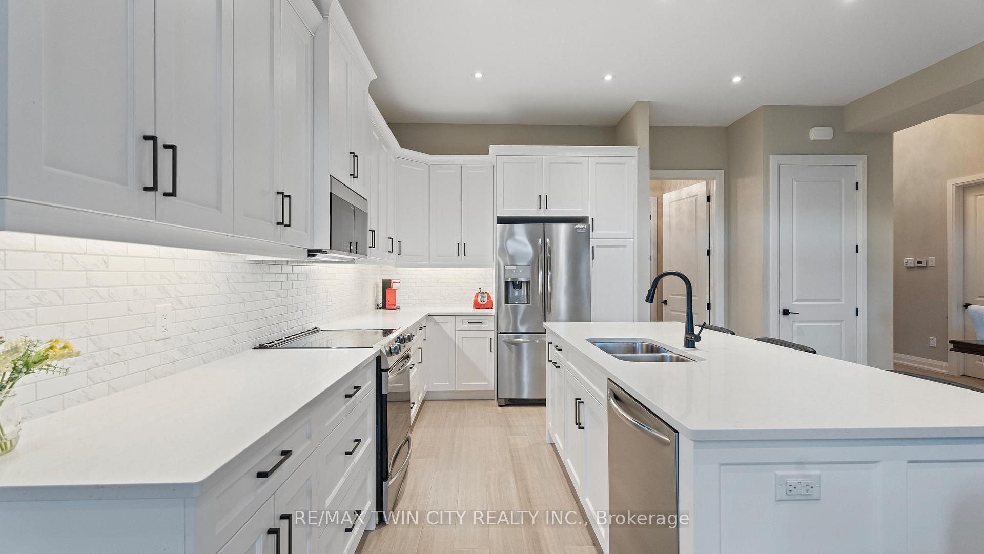 Photo 10 of 61 Swan Avenue, Pelham, Fonthill — HOMEH