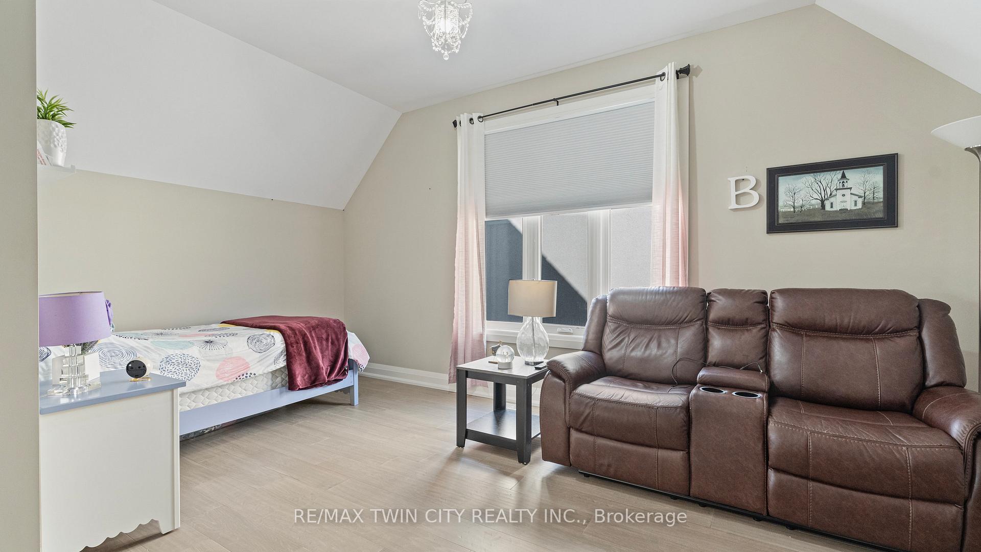 Photo 19 of 61 Swan Avenue, Pelham, Fonthill — HOMEH