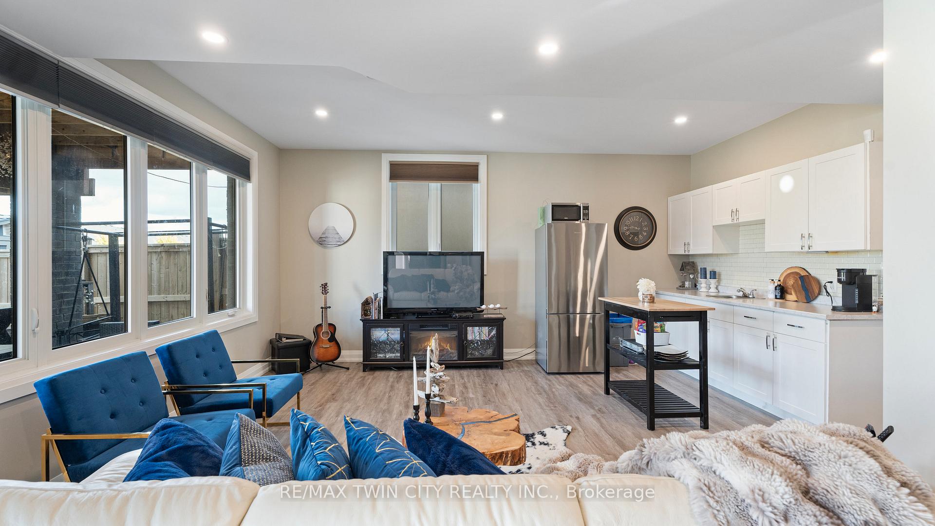 Photo 25 of 61 Swan Avenue, Pelham, Fonthill — HOMEH