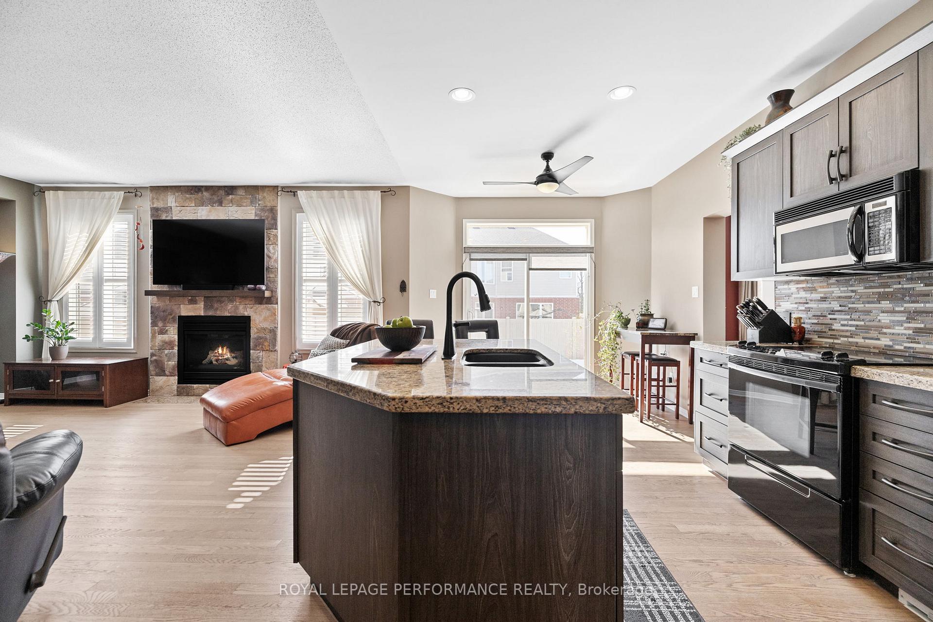 Photo 8 of 2325 Longwater Street, Ottawa, Chapel Hill South - Orleans Village — HOMEH