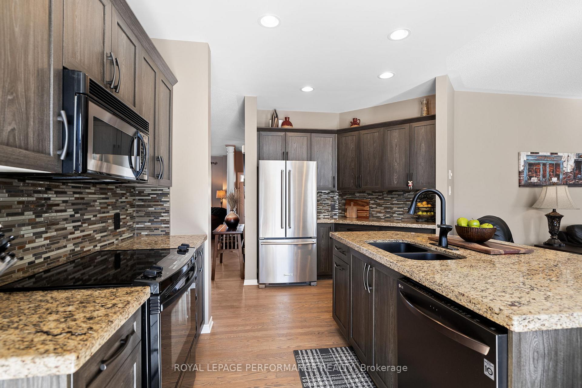 Photo 10 of 2325 Longwater Street, Ottawa, Chapel Hill South - Orleans Village — HOMEH