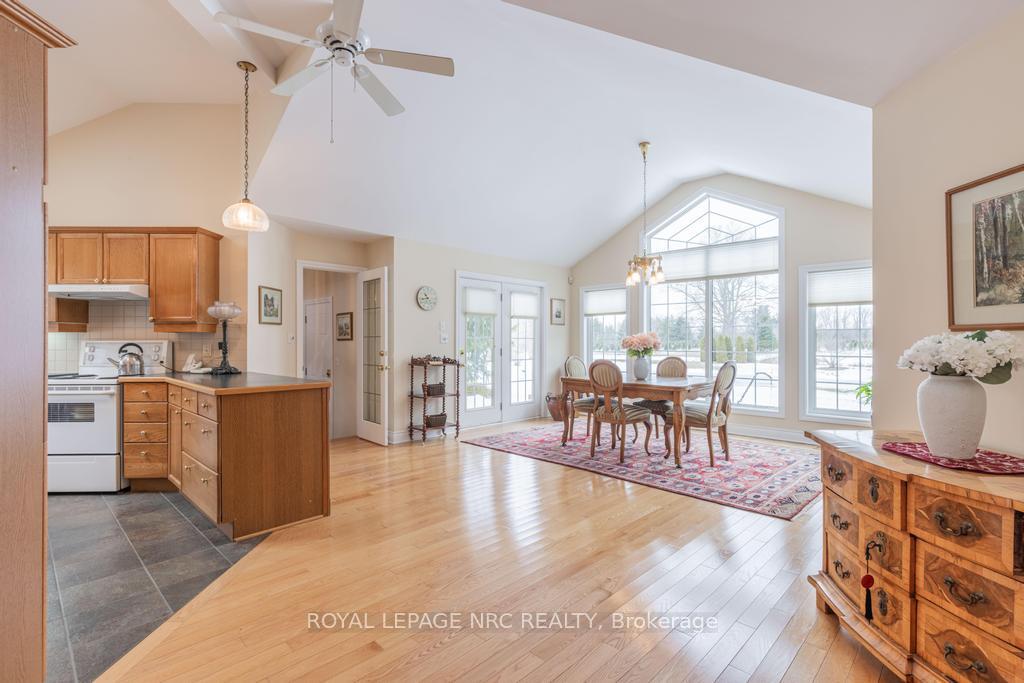 Photo 12 of 740 Centre Street, Pelham, Fenwick — HOMEH
