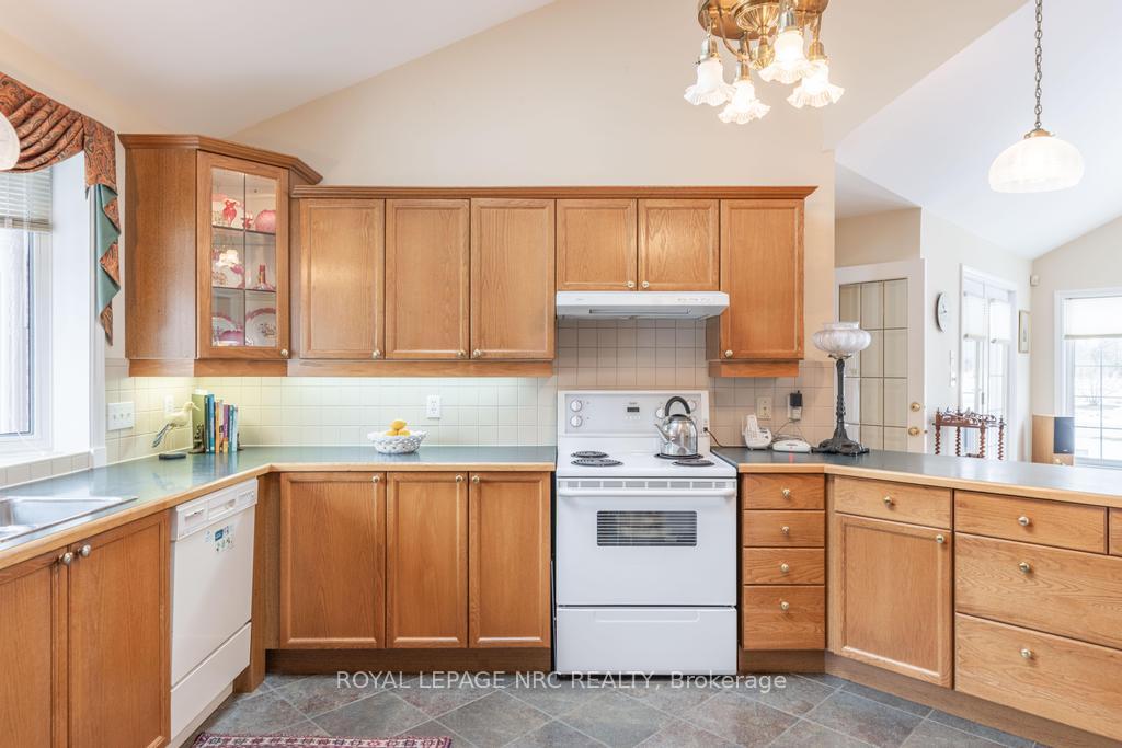 Photo 17 of 740 Centre Street, Pelham, Fenwick — HOMEH
