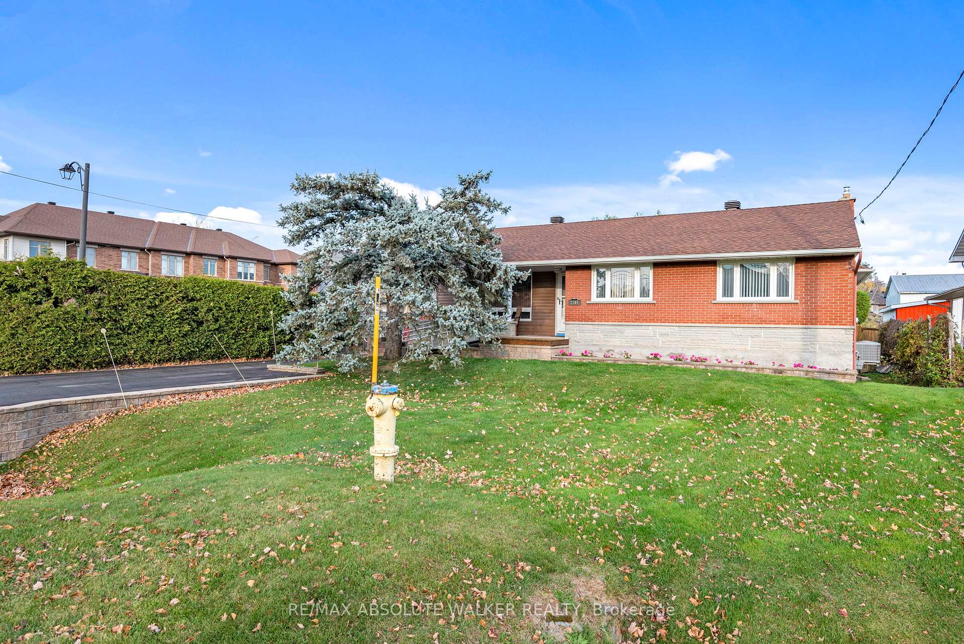 Photo 3 of 2701 Page Road, Ottawa, Mer Bleue/Bradley Estates/Anderson Park — HOMEH