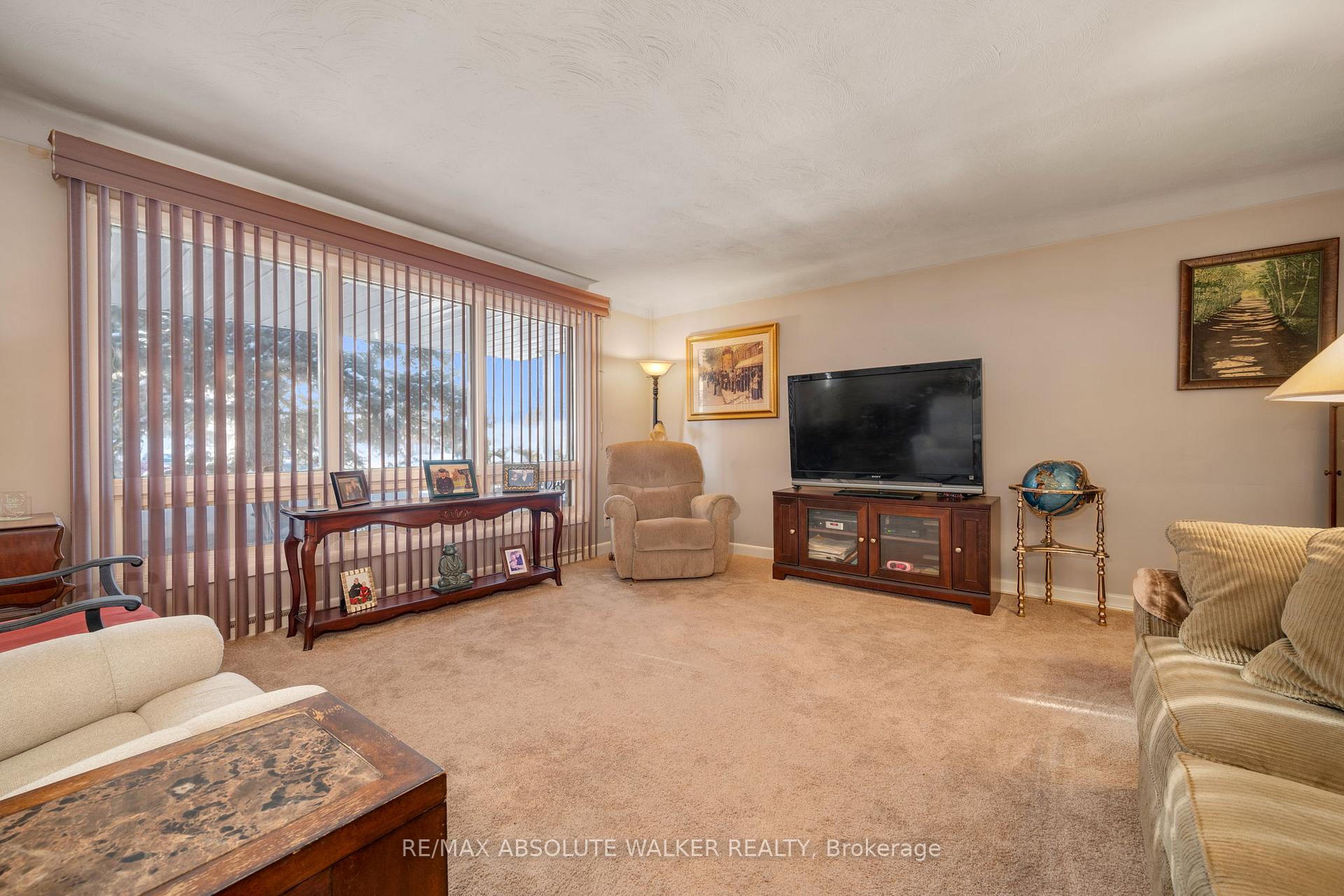 Photo 4 of 2701 Page Road, Ottawa, Mer Bleue/Bradley Estates/Anderson Park — HOMEH