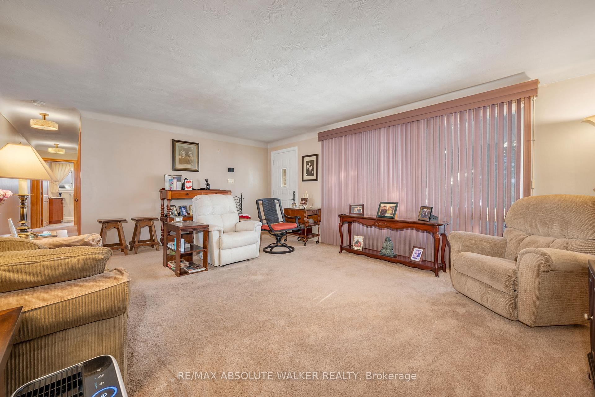 Photo 5 of 2701 Page Road, Ottawa, Mer Bleue/Bradley Estates/Anderson Park — HOMEH