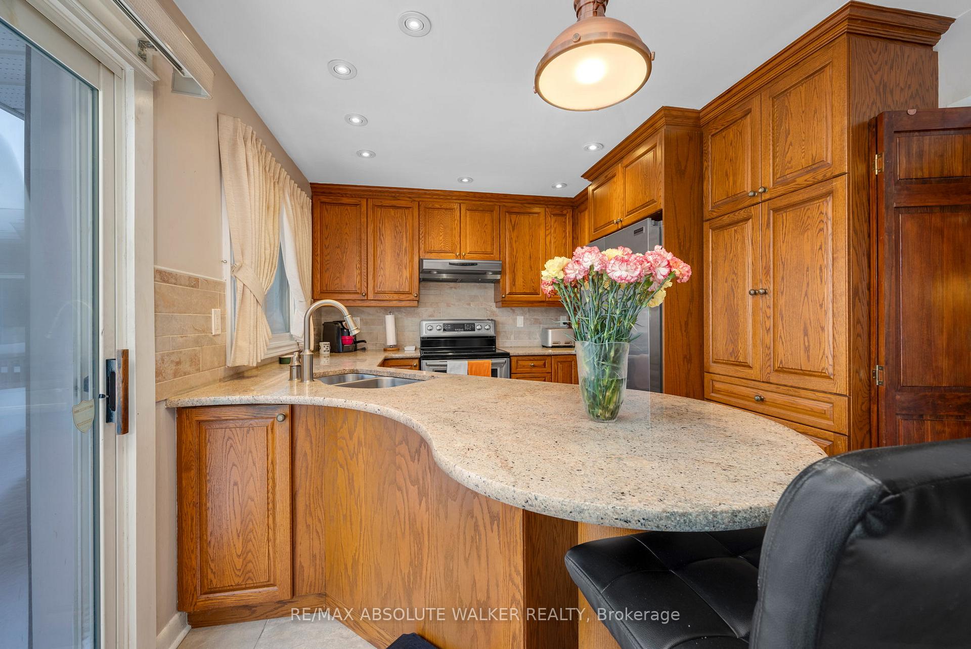 Photo 8 of 2701 Page Road, Ottawa, Mer Bleue/Bradley Estates/Anderson Park — HOMEH