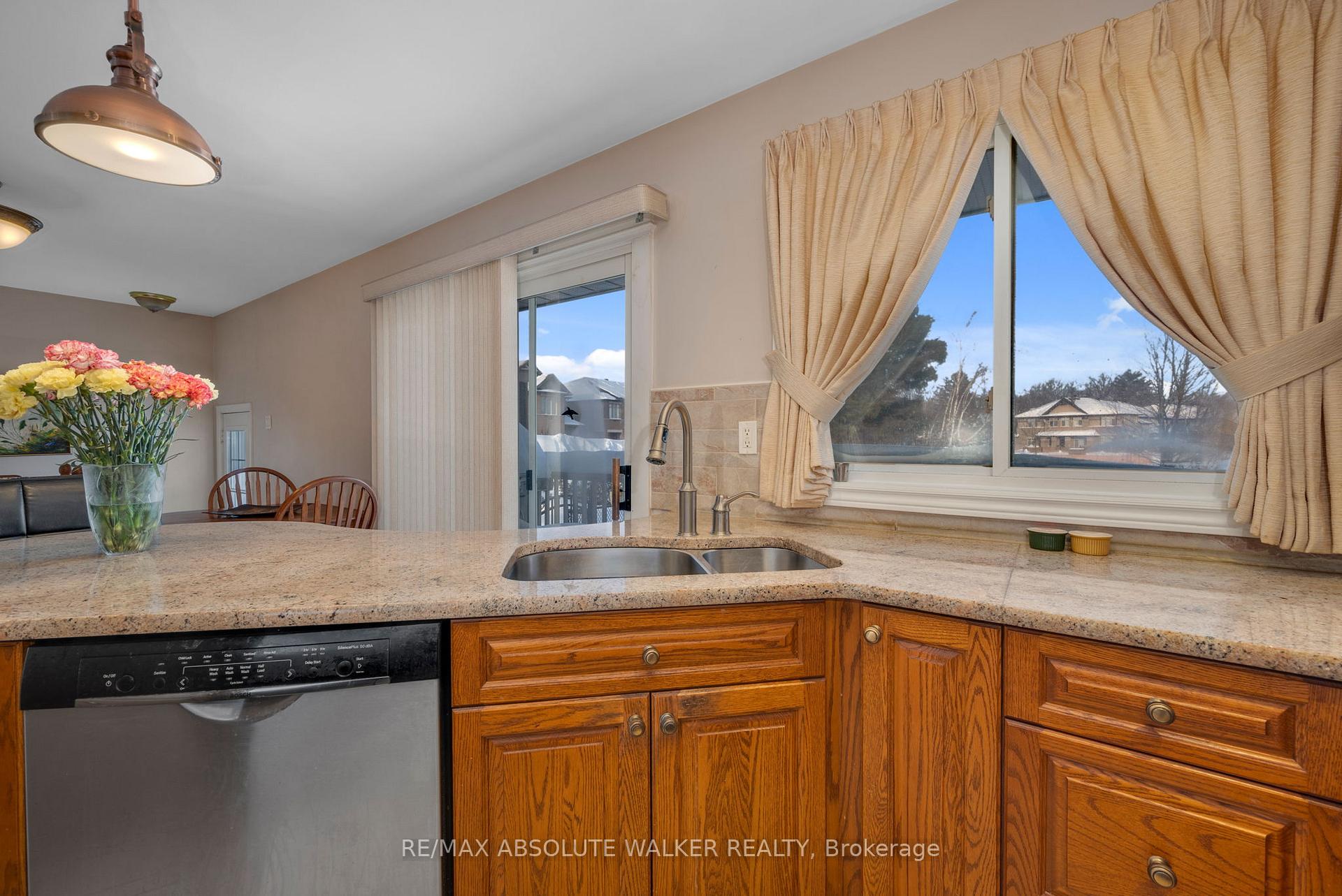 Photo 10 of 2701 Page Road, Ottawa, Mer Bleue/Bradley Estates/Anderson Park — HOMEH
