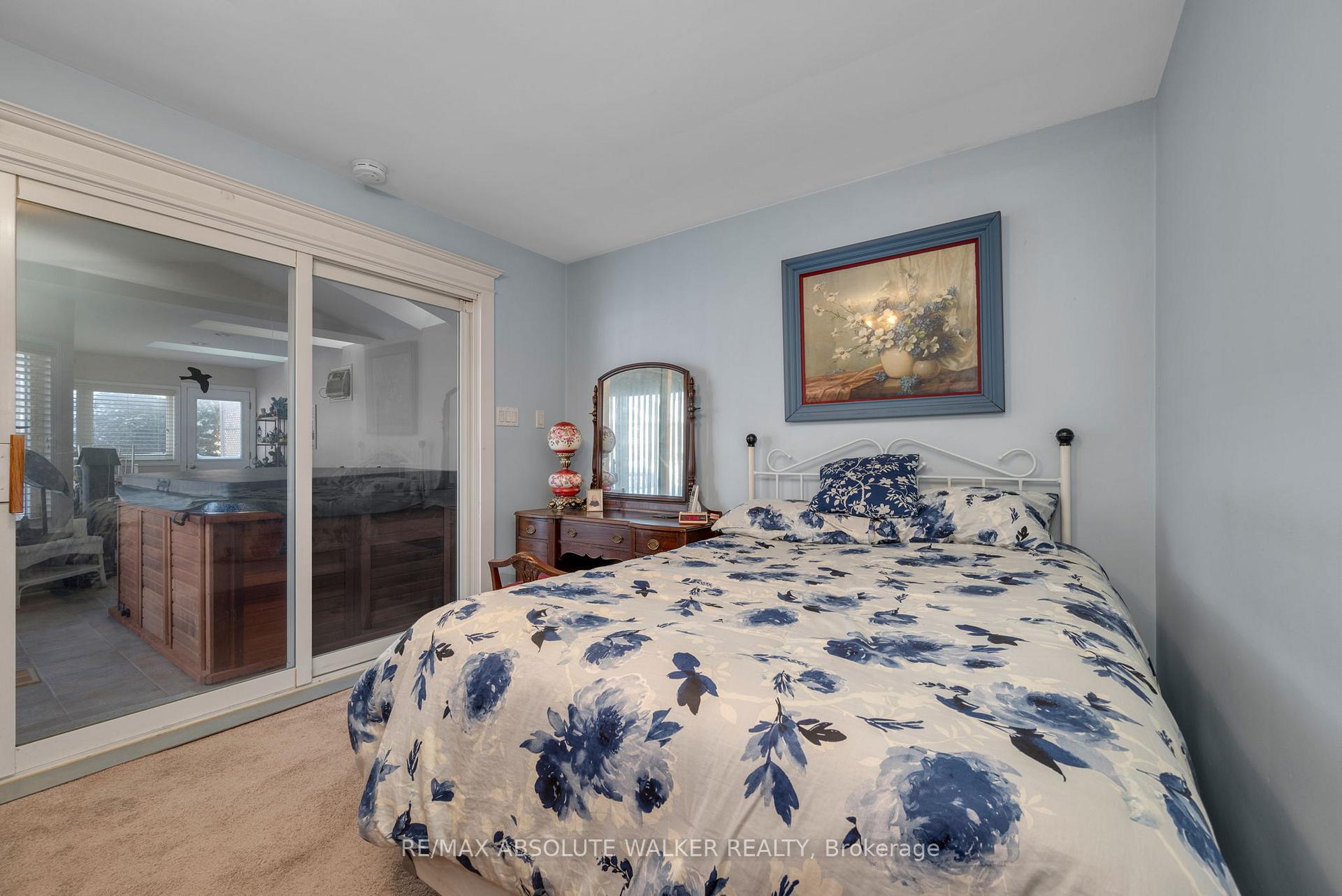 Photo 16 of 2701 Page Road, Ottawa, Mer Bleue/Bradley Estates/Anderson Park — HOMEH