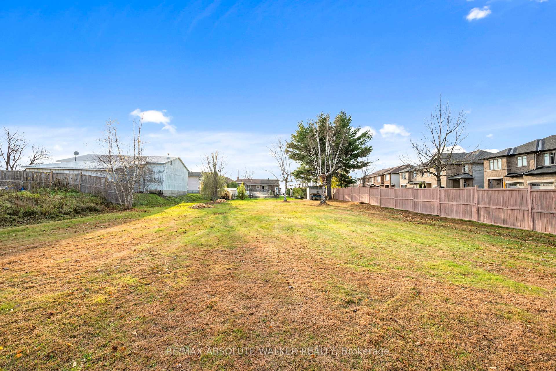 Photo 35 of 2701 Page Road, Ottawa, Mer Bleue/Bradley Estates/Anderson Park — HOMEH