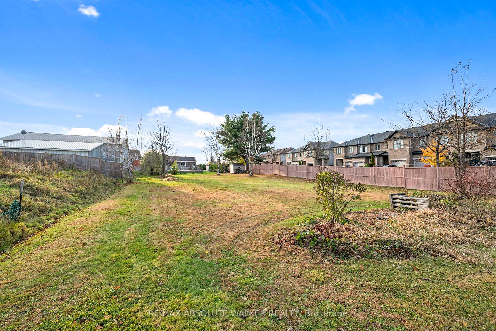 Photo 36 of 2701 Page Road, Ottawa, Mer Bleue/Bradley Estates/Anderson Park — HOMEH
