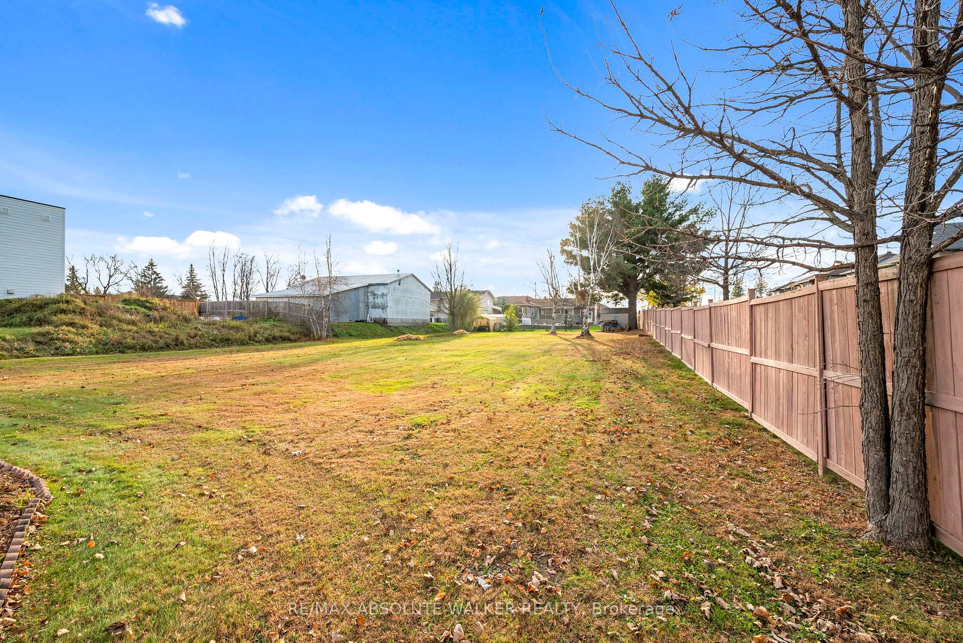 Photo 37 of 2701 Page Road, Ottawa, Mer Bleue/Bradley Estates/Anderson Park — HOMEH