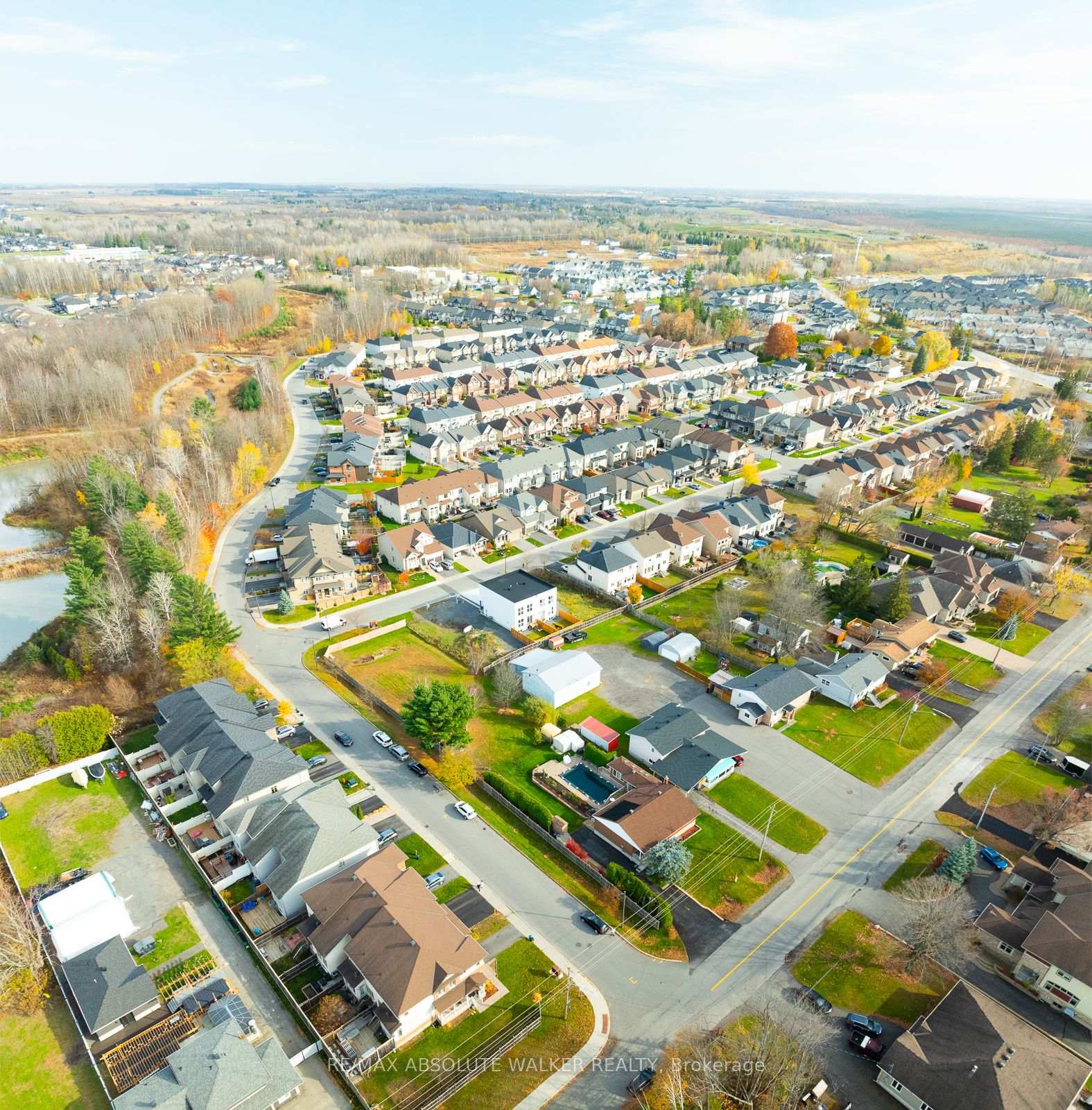 Photo 39 of 2701 Page Road, Ottawa, Mer Bleue/Bradley Estates/Anderson Park — HOMEH