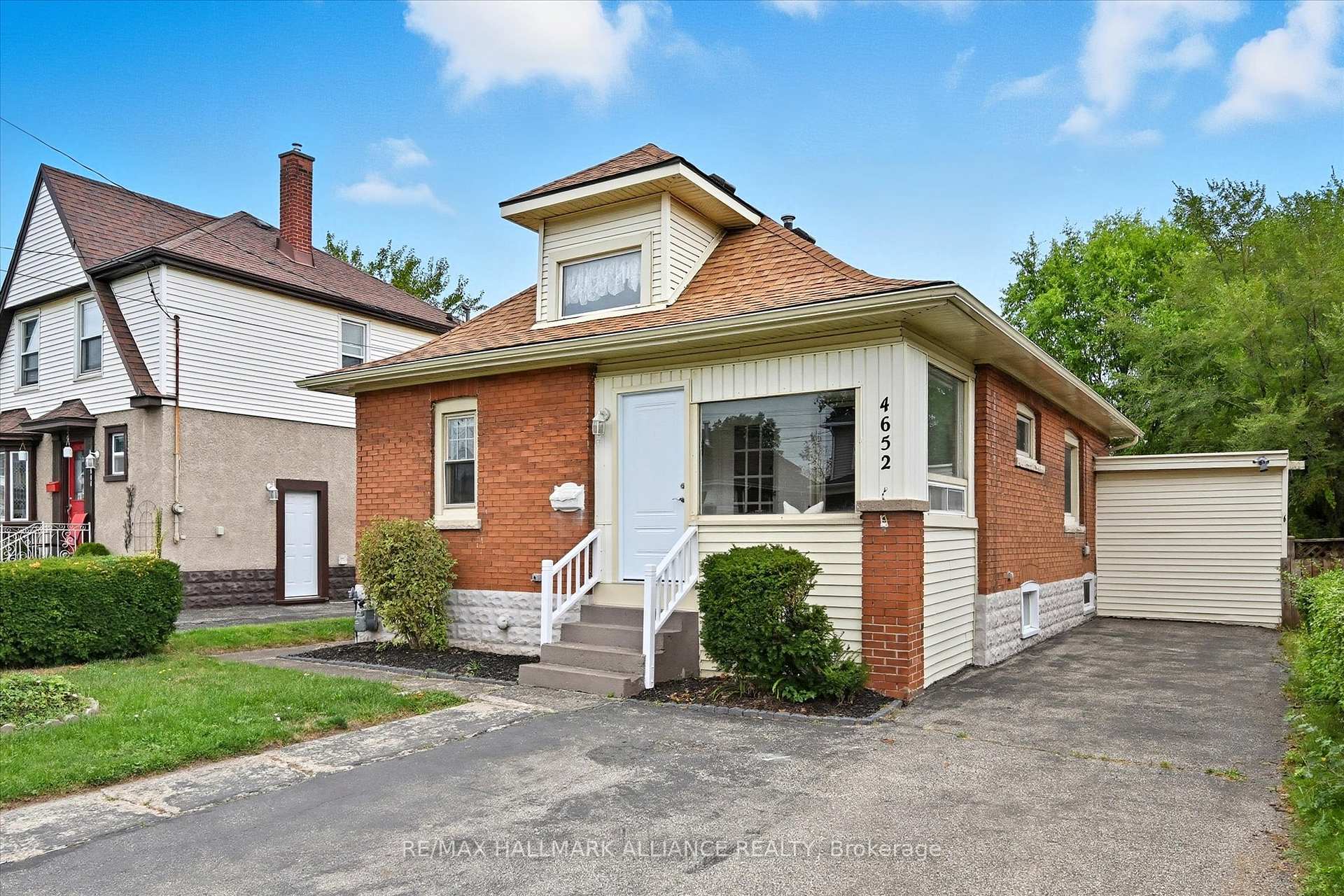 Photo 3 of 4652 Sixth Avenue, Niagara Falls, Cherrywood — HOMEH