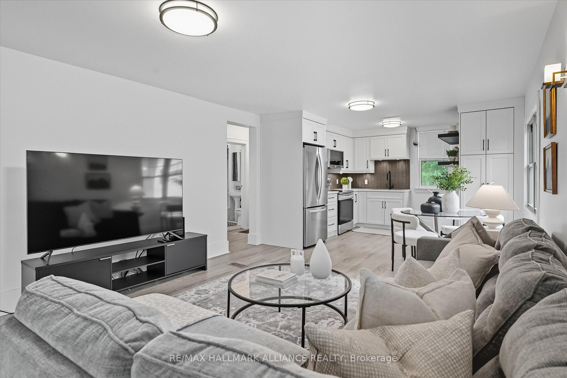 Photo 9 of 4652 Sixth Avenue, Niagara Falls, Cherrywood — HOMEH