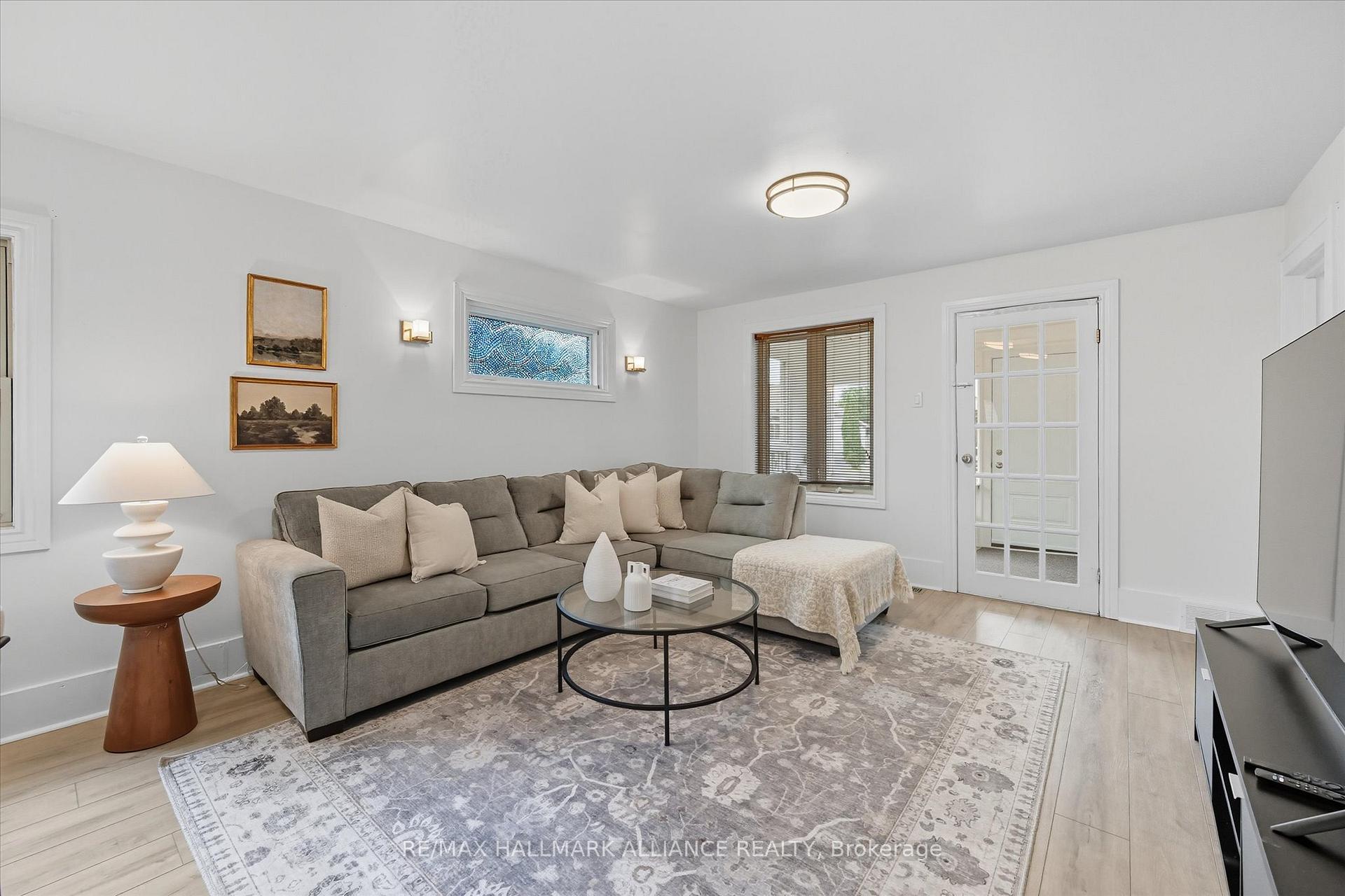 Photo 10 of 4652 Sixth Avenue, Niagara Falls, Cherrywood — HOMEH
