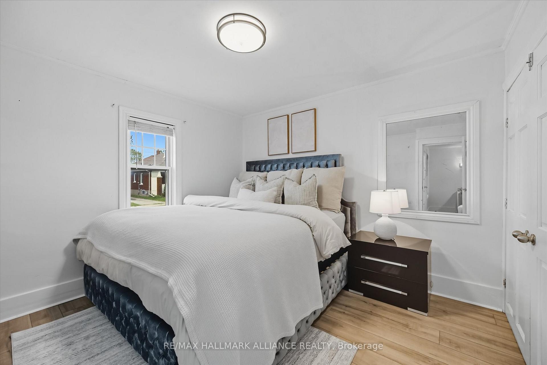 Photo 13 of 4652 Sixth Avenue, Niagara Falls, Cherrywood — HOMEH