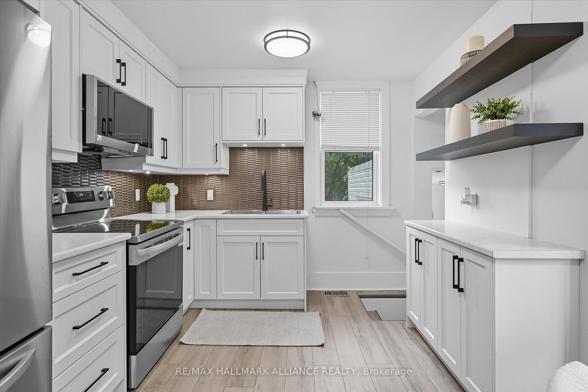 Photo 19 of 4652 Sixth Avenue, Niagara Falls, Cherrywood — HOMEH