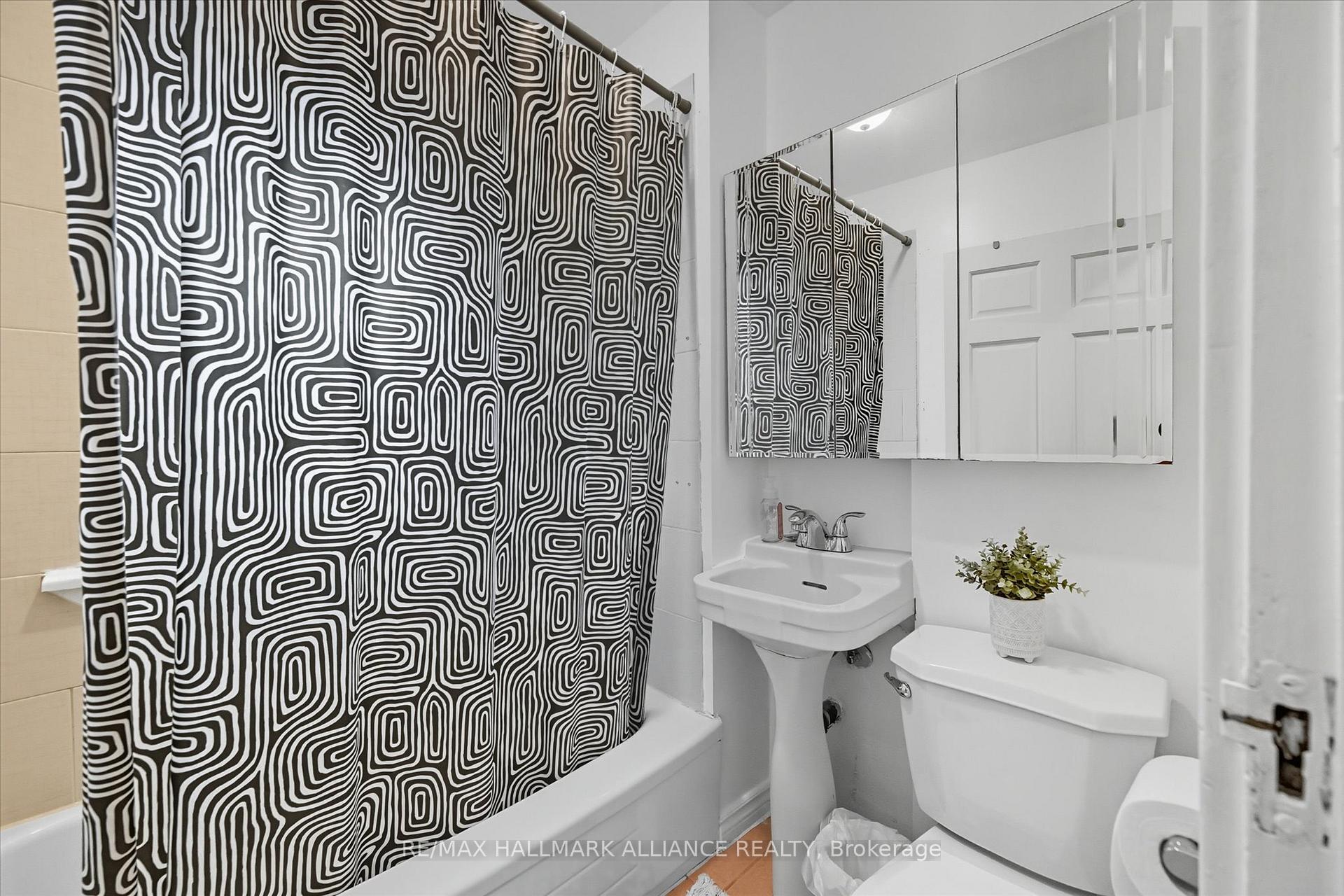 Photo 26 of 4652 Sixth Avenue, Niagara Falls, Cherrywood — HOMEH
