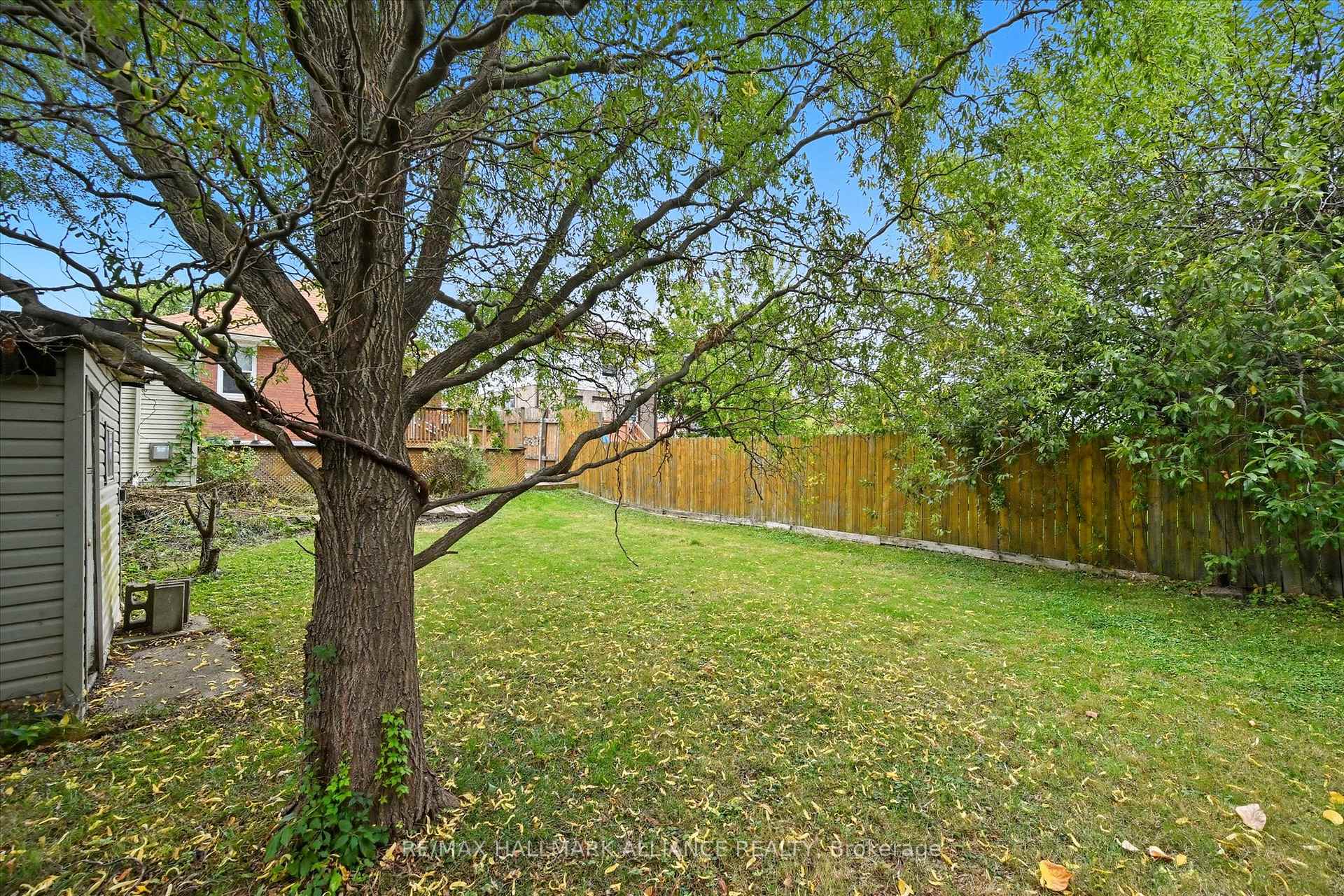 Photo 41 of 4652 Sixth Avenue, Niagara Falls, Cherrywood — HOMEH