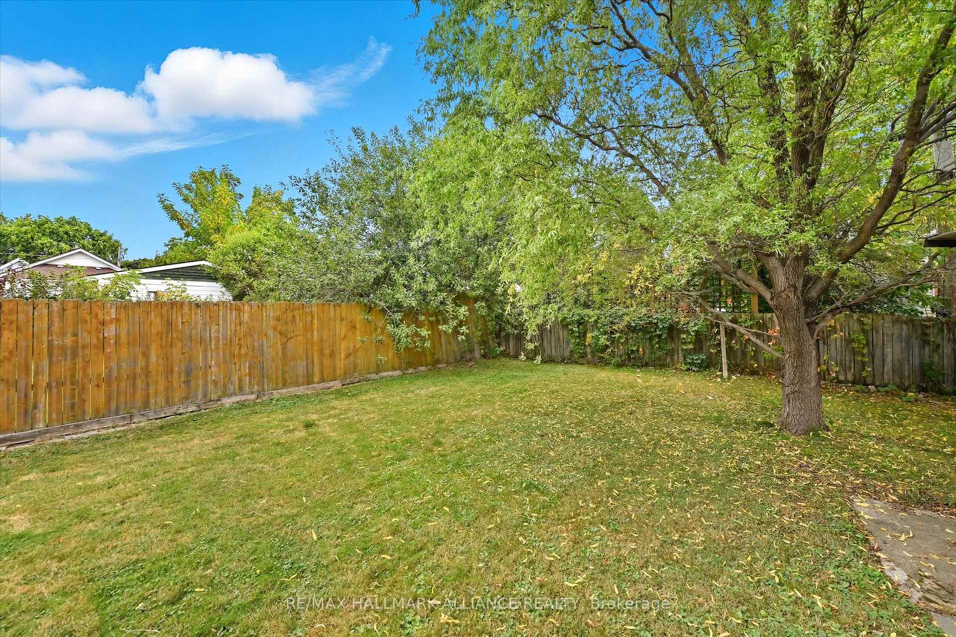 Photo 42 of 4652 Sixth Avenue, Niagara Falls, Cherrywood — HOMEH