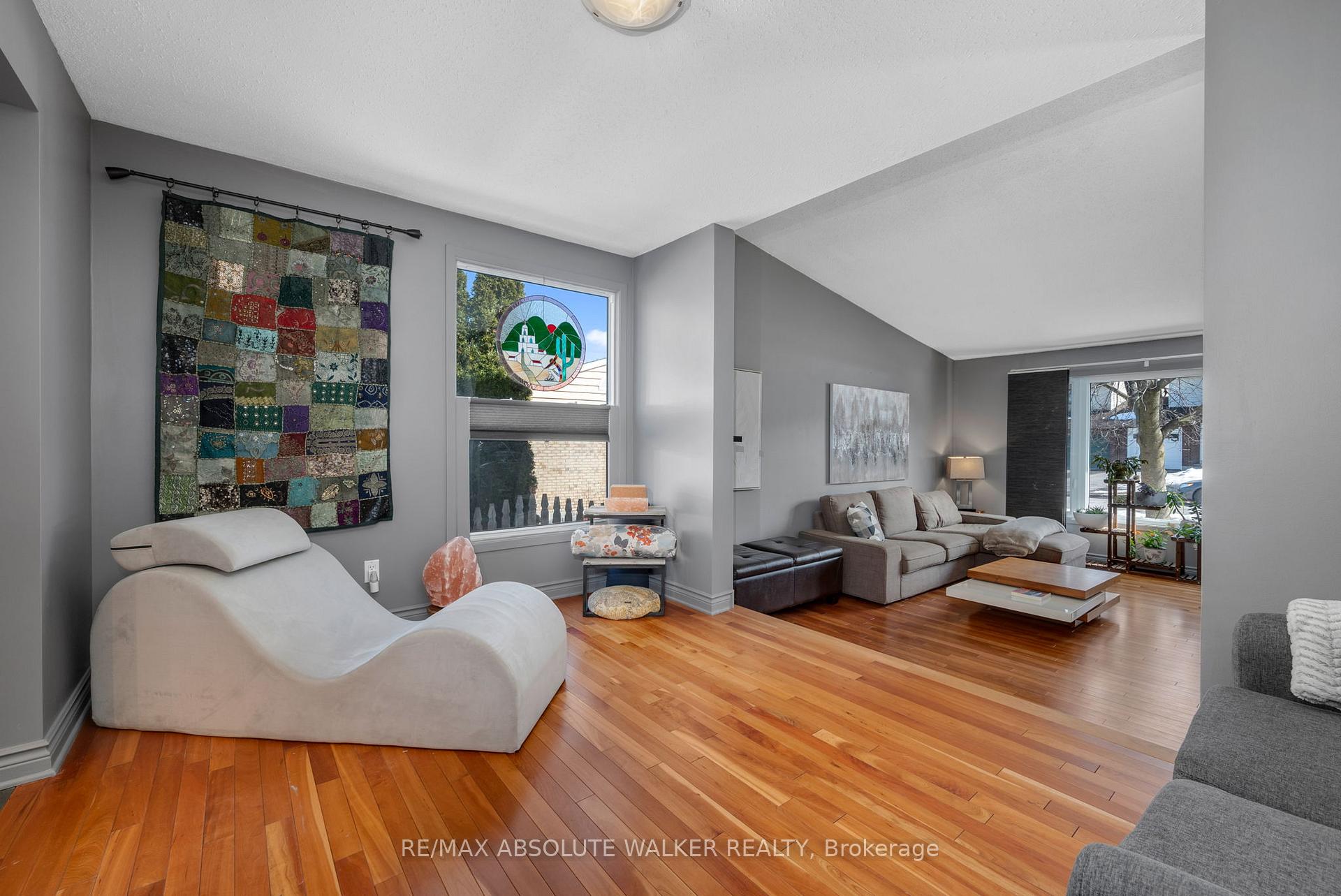 Photo 5 of 7901 Decarie Drive, Ottawa, Orleans Wood — HOMEH