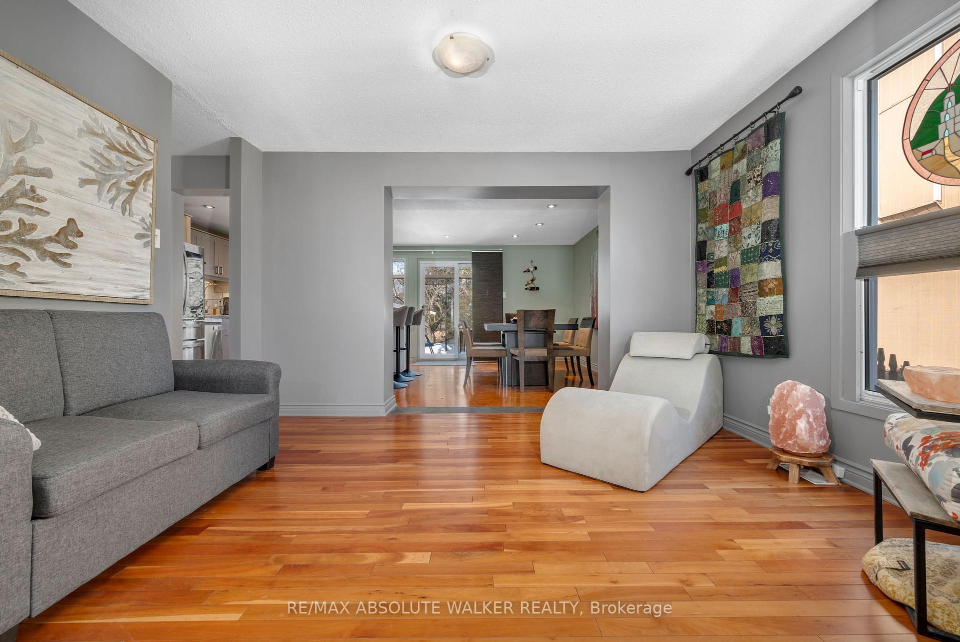 Photo 6 of 7901 Decarie Drive, Ottawa, Orleans Wood — HOMEH