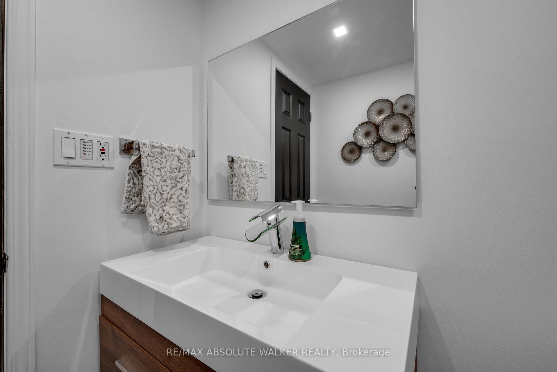 Photo 13 of 7901 Decarie Drive, Ottawa, Orleans Wood — HOMEH