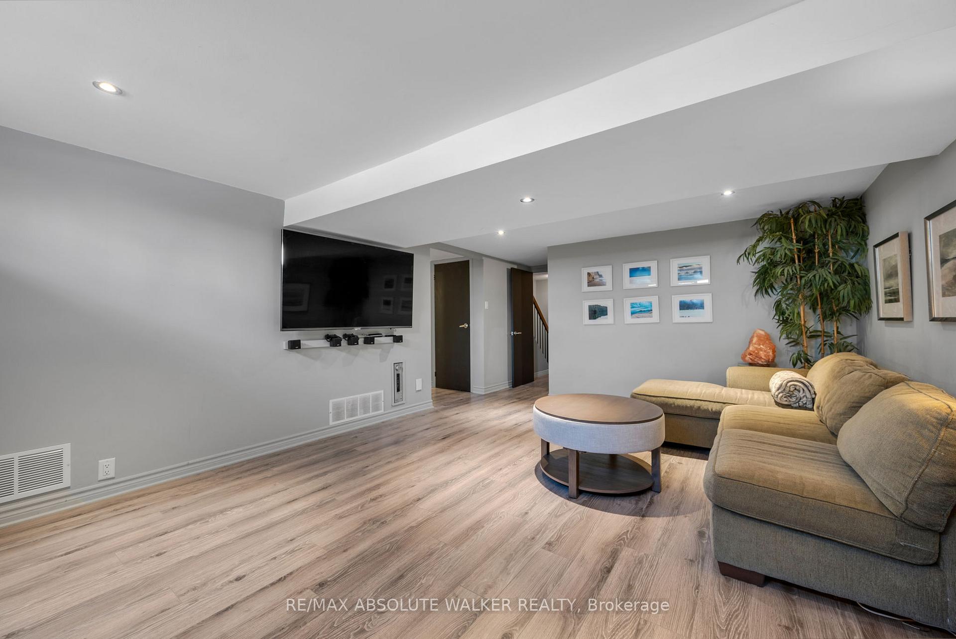 Photo 26 of 7901 Decarie Drive, Ottawa, Orleans Wood — HOMEH