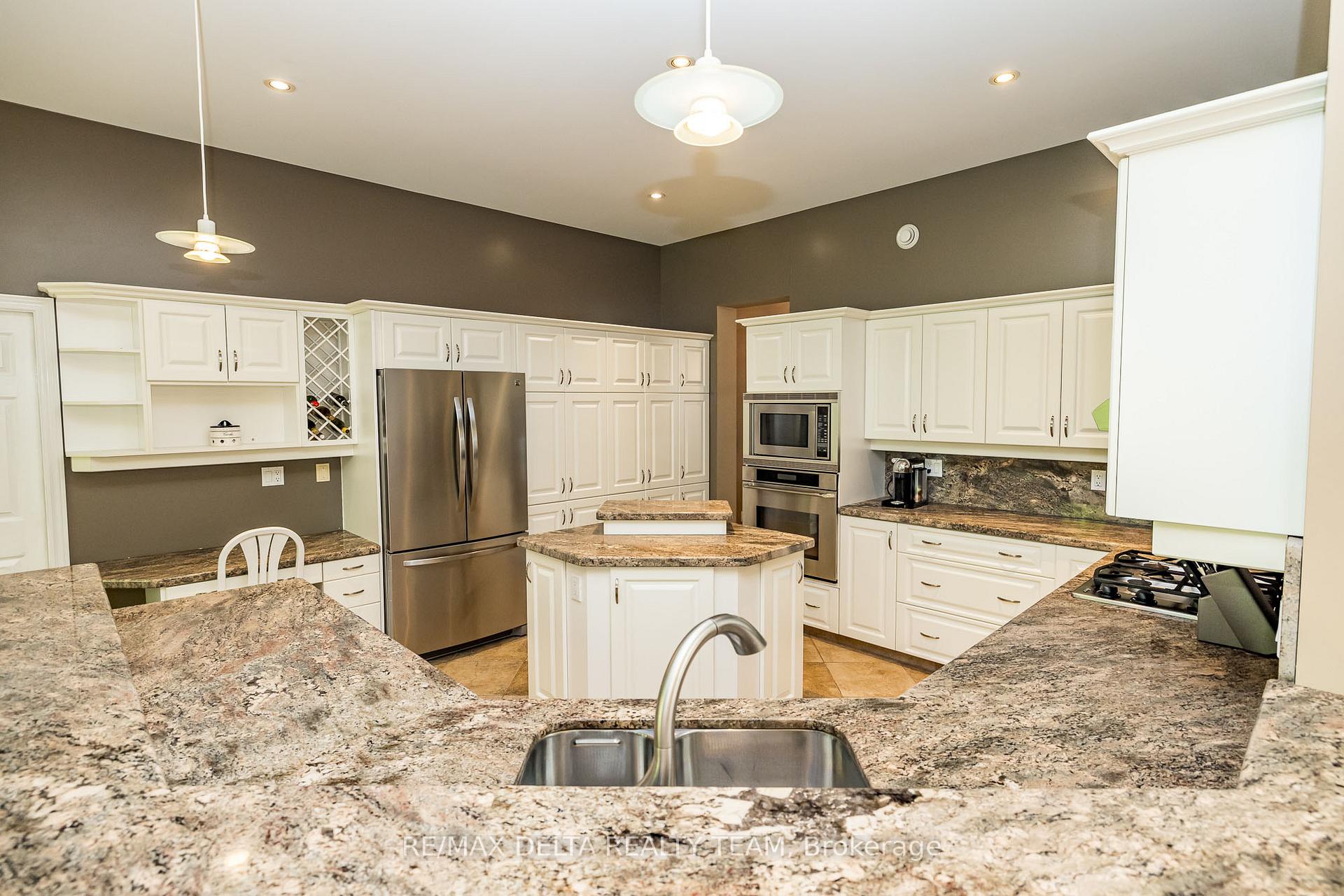 Photo 14 of 1340 Georges Vanier Drive, Ottawa, Cumberland Ridge — HOMEH