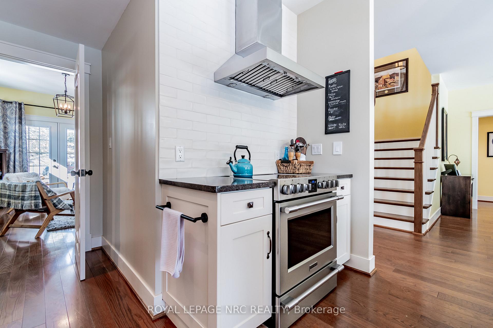 Photo 12 of 692 Canboro Road, Pelham, Fenwick — HOMEH