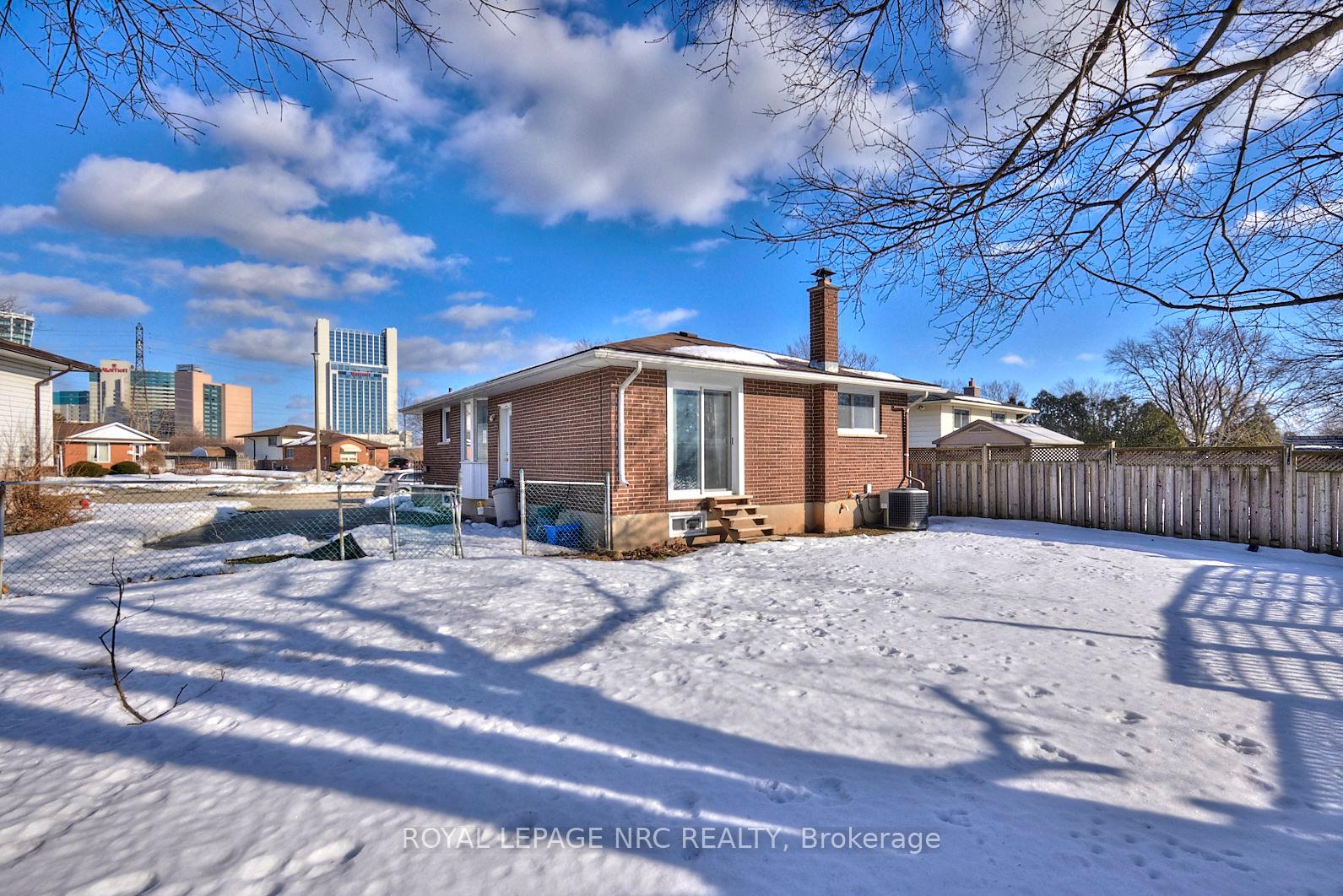 Photo 6 of 5753 Sunnylea Crescent, Niagara Falls, Arad/Fallsview — HOMEH