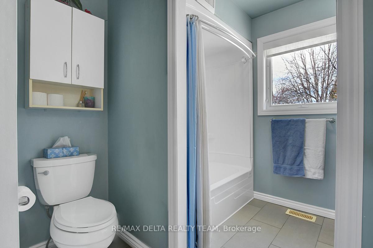 Photo 25 of 2002 Belcourt Boulevard, Ottawa, Chateauneuf — HOMEH