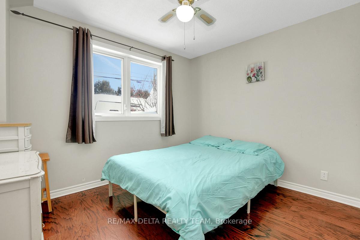 Photo 26 of 2002 Belcourt Boulevard, Ottawa, Chateauneuf — HOMEH