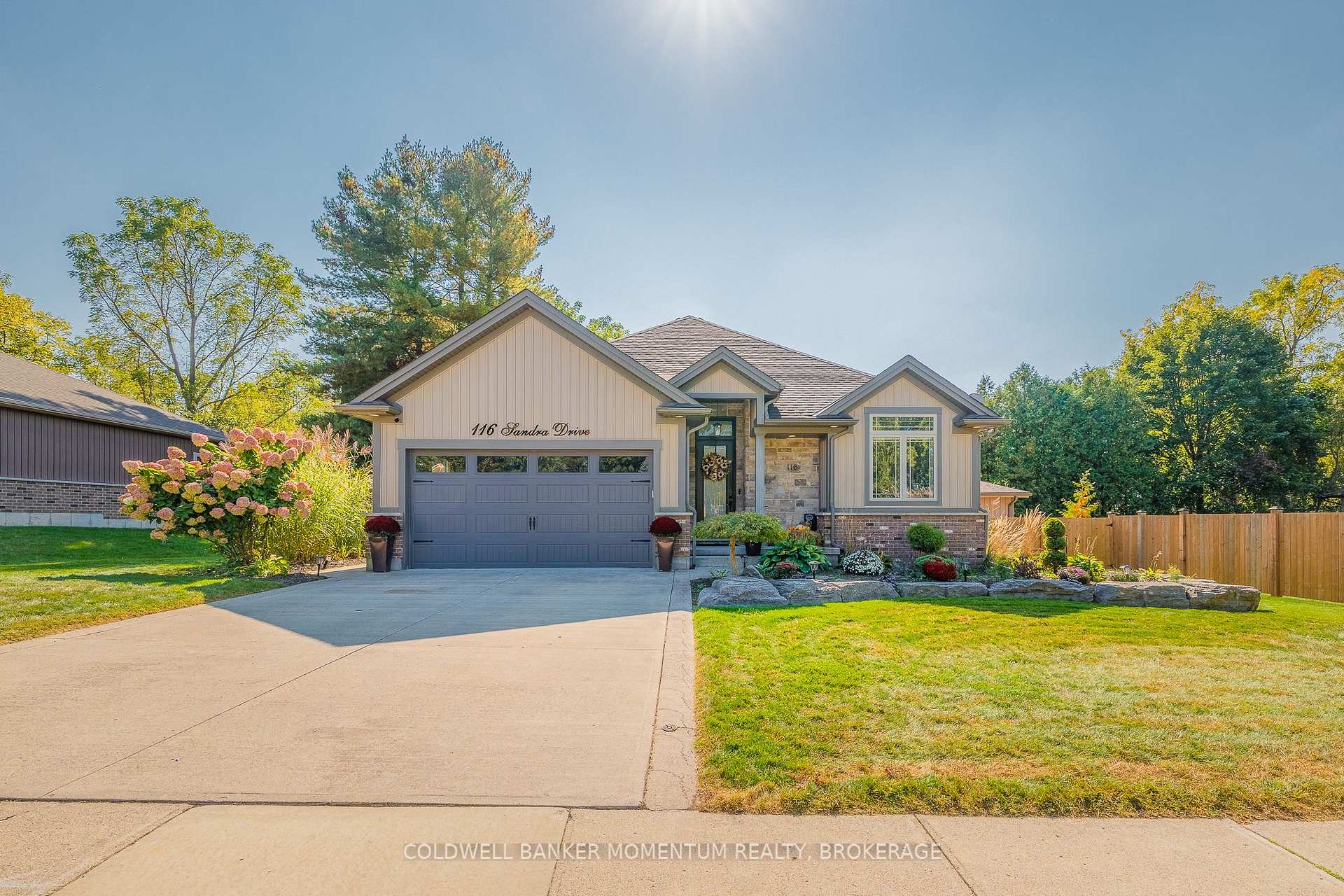 Photo 2 of 116 Sandra Drive, Pelham, Fenwick — HOMEH