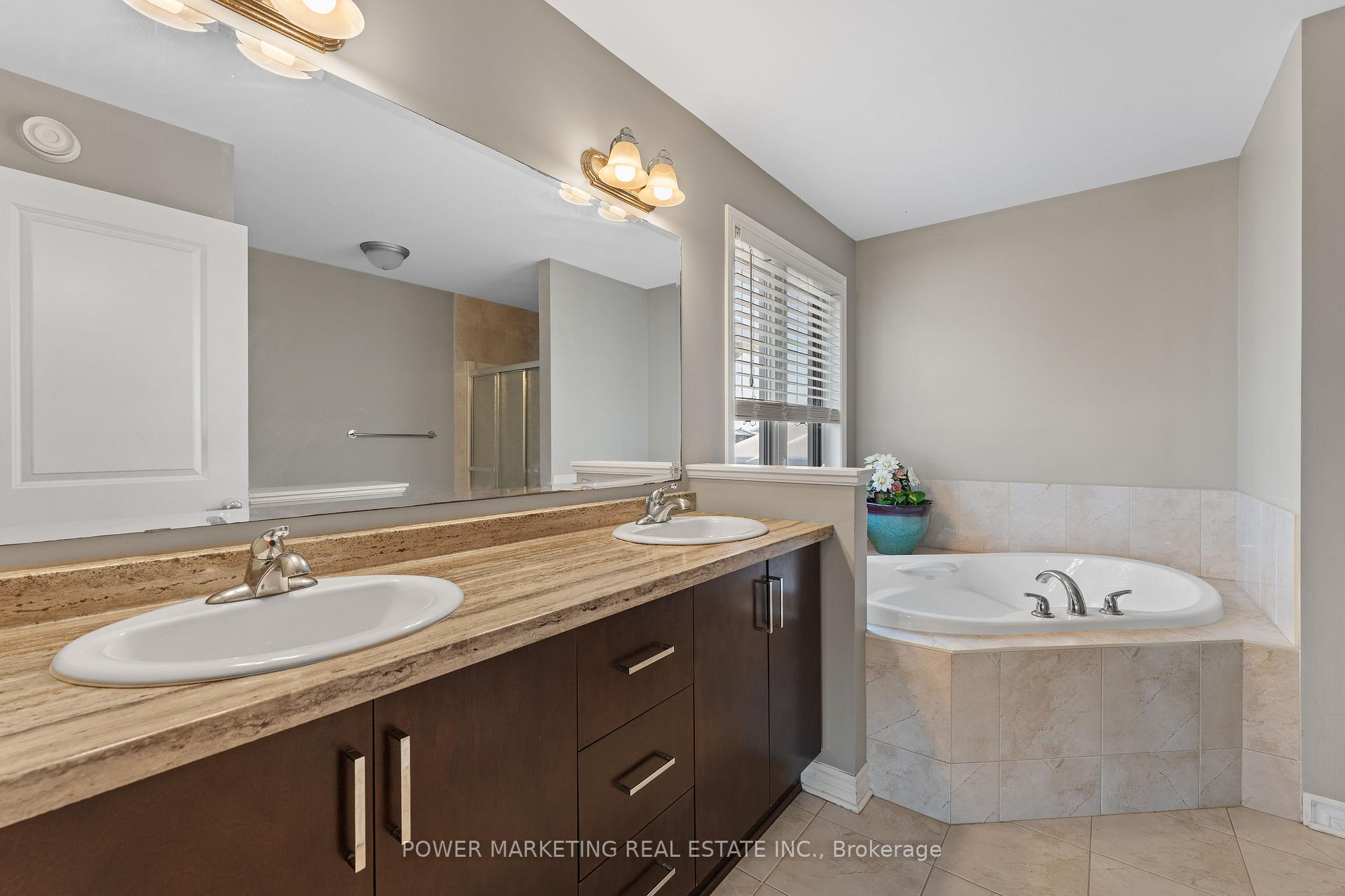 Photo 22 of 502 Strasbourg Street, Ottawa, Avalon West — HOMEH