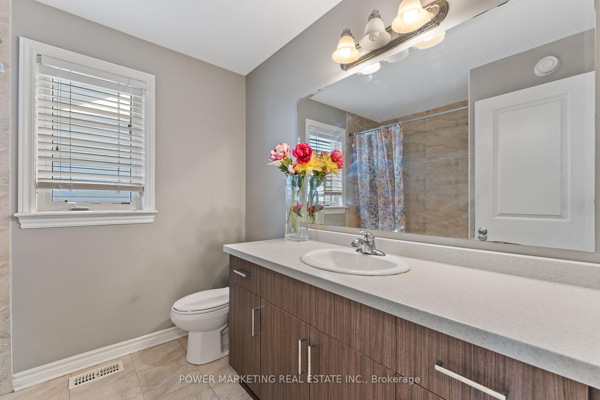 Photo 24 of 502 Strasbourg Street, Ottawa, Avalon West — HOMEH